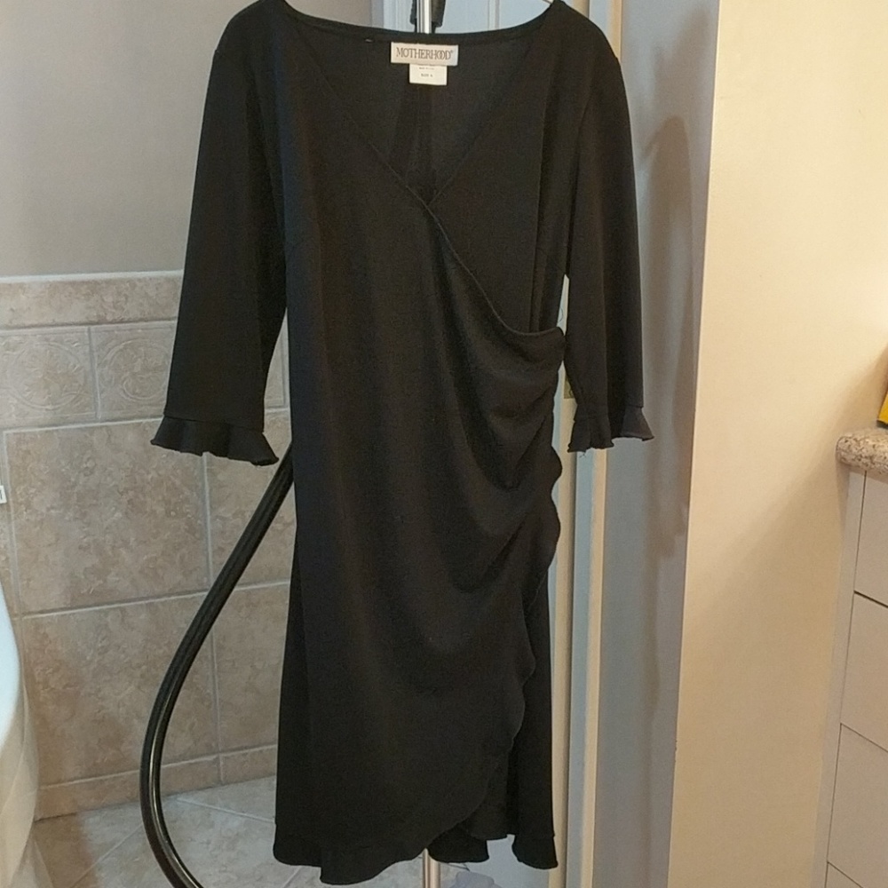 🌟 Host Pick 🌟Black 3/4 length sleeve maternity crepe dress